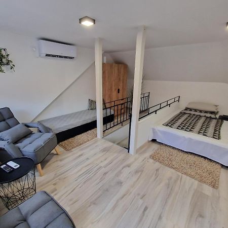 Schmidt Apartman Miskolc Belvarosaban Exteriér fotografie