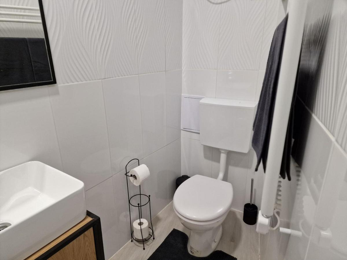 Schmidt Apartman Miskolc Belvarosaban Exteriér fotografie